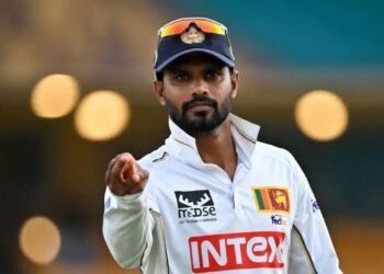 Dhananjaya de Silva Steps Down as Test Captain