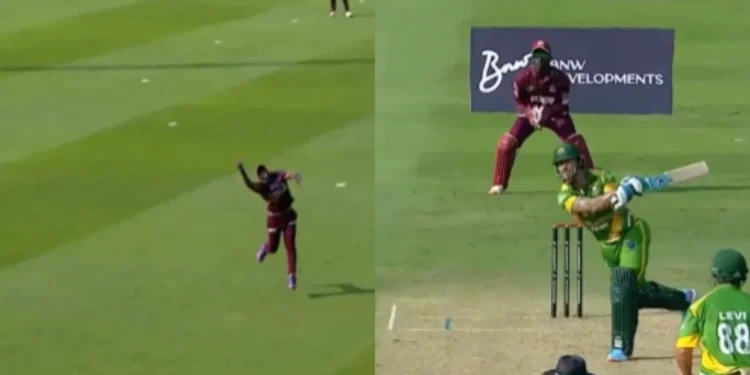 Dwayne Bravo Takes Stunning Catch to Dismiss Faf du Plessis