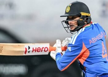 Varun Aaron Advises Abhishek Sharma to Improve His Game Against Spin